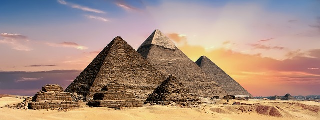 Postavili pyramidy mimozemšťané?